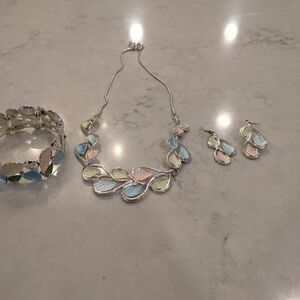Chic Silver Topne Necklace with Pastel Accents Set Bracelet Earrings Necklace